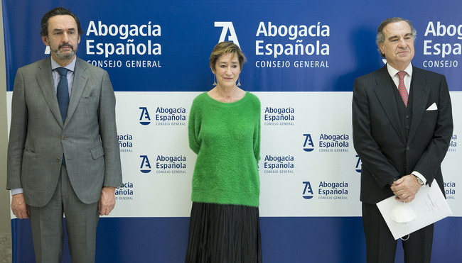 de izq. a dcha.: Enrique Sanz, Victoria Ortega y José María Alonso